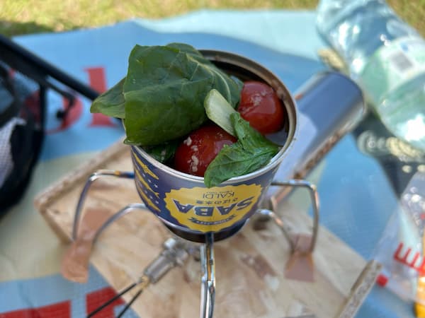 お昼に食べたサバ缶アヒージョ